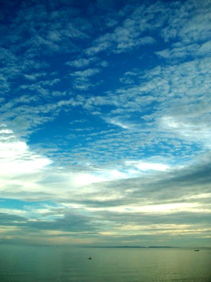 Weiter Himmel ber Donsol